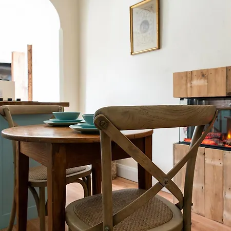 House Boutique - Fishermans Perch *